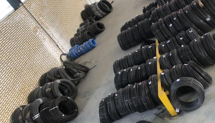 انبار مواد اولیه